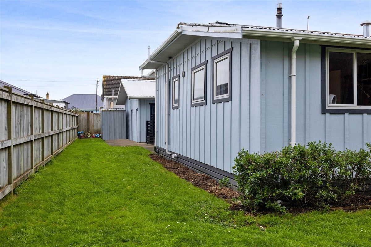7A Tupoki Street, Glen Avon, New Plymouth - Carousel 20