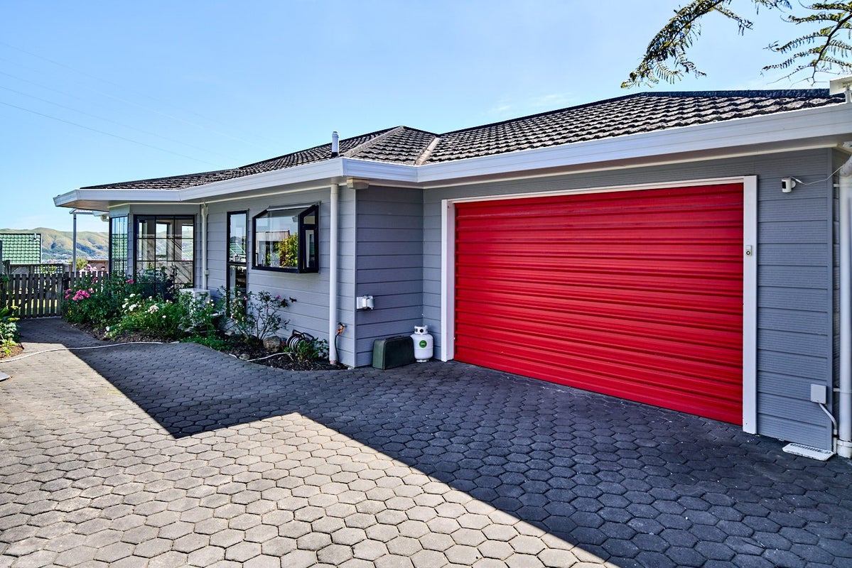 12B Kentwood Drive, Woodridge, Wellington - Carousel 1