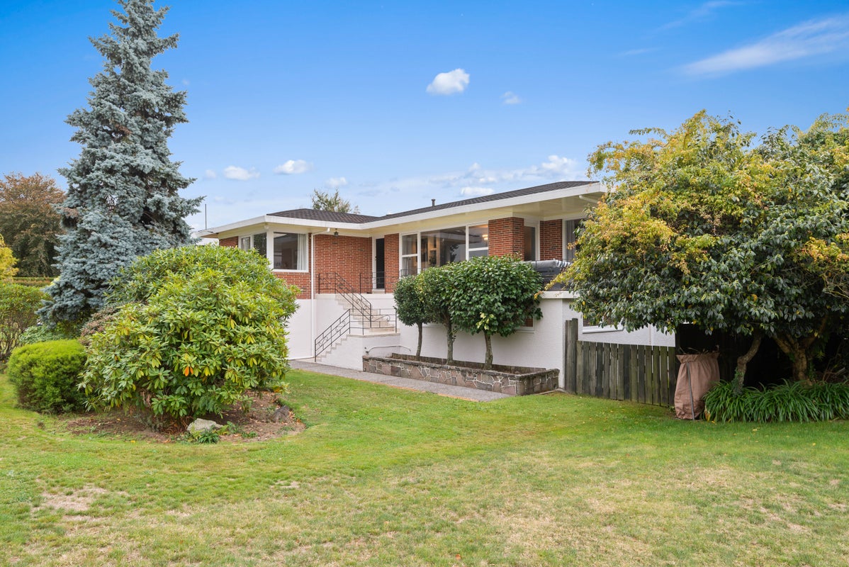89 Sophia Street, Glenholme, Rotorua - Carousel 1