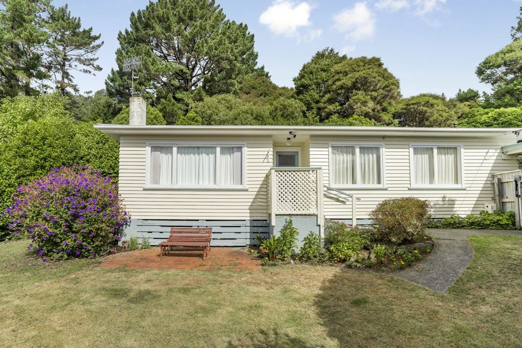 22B Hine Road, Wainuiomata, Lower Hutt - Carousel 1