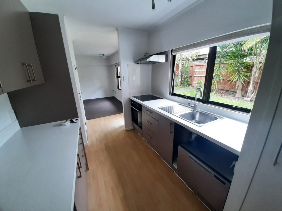 3/59 Norwood Road, Bayswater, Auckland - Carousel 2