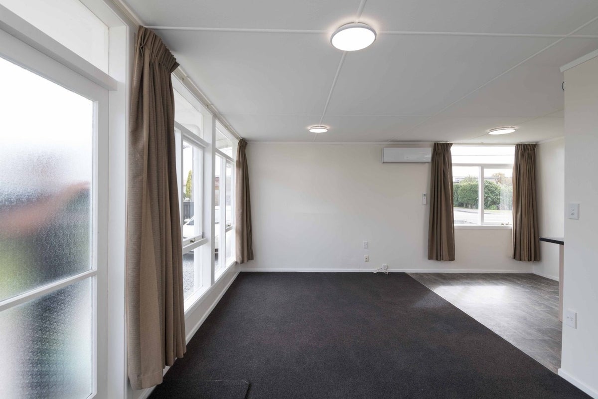 46 Kiwi Road, Raumati Beach, Paraparaumu - Carousel 2