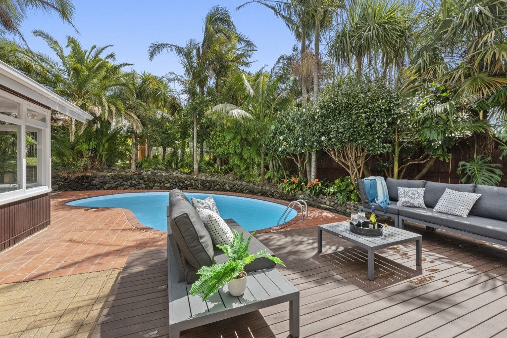 21 Holland Road, Hillcrest, Auckland - Carousel 1