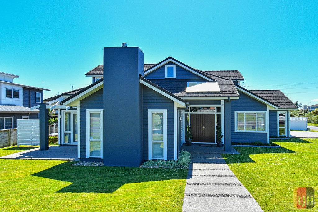 2 Portofino Point, Karaka, Papakura - Carousel 2