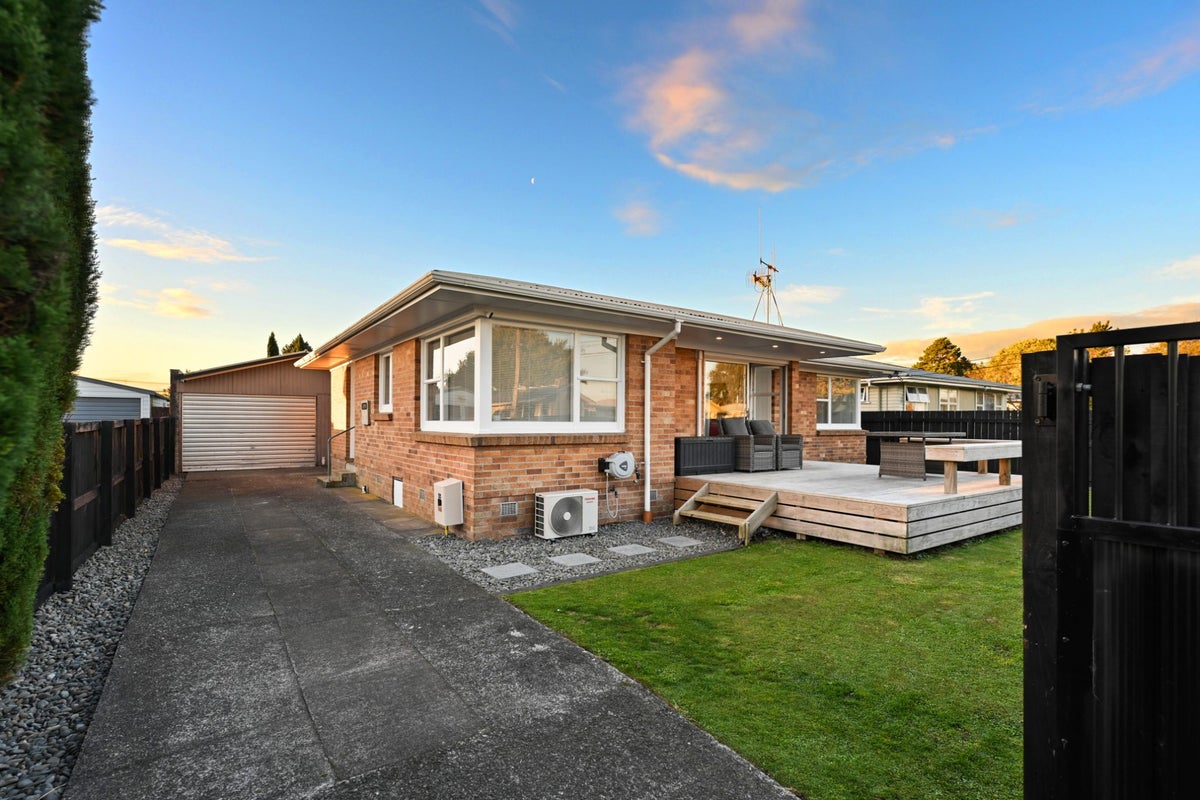 36 Northolt Road, Fairview Downs, Hamilton - Carousel 1