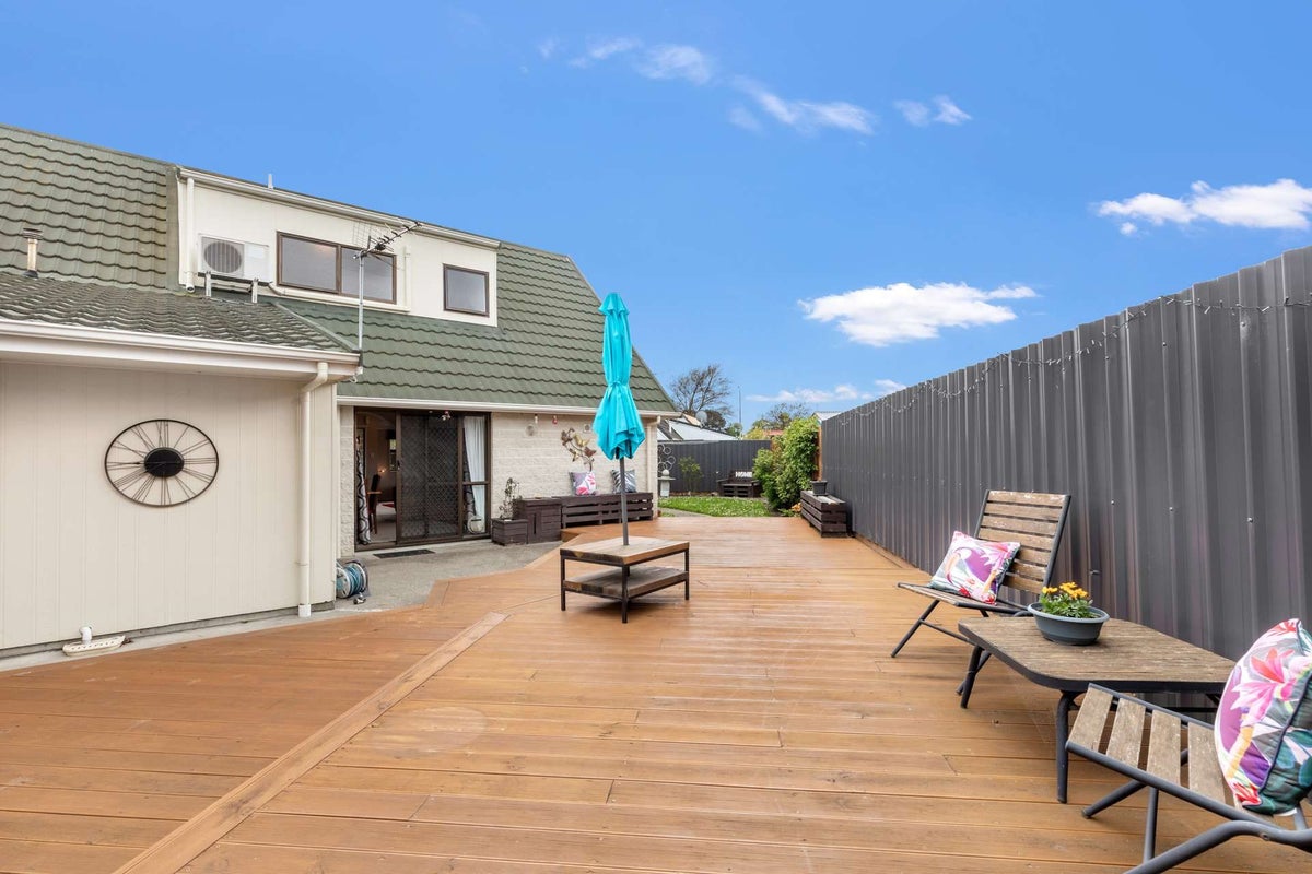 7 Charisma Court, Kelvin Grove, Palmerston North - Carousel 2
