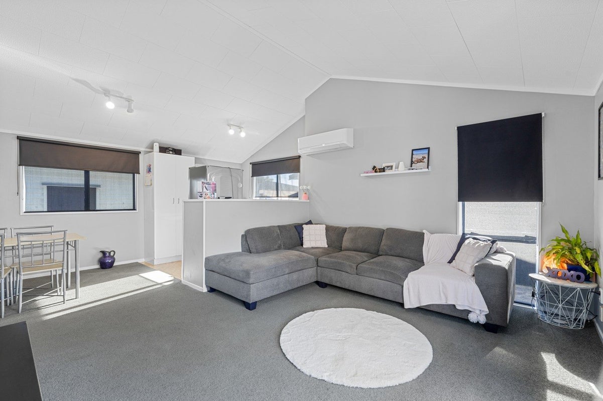124B Roberts Line, Kelvin Grove, Palmerston North - Carousel 2