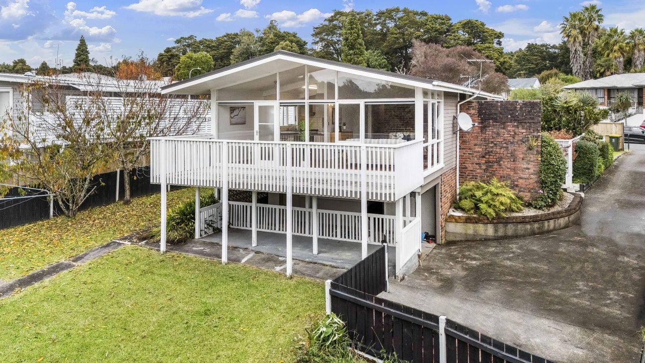 38 Lawrence Crescent, Hillpark, Auckland - Carousel 1