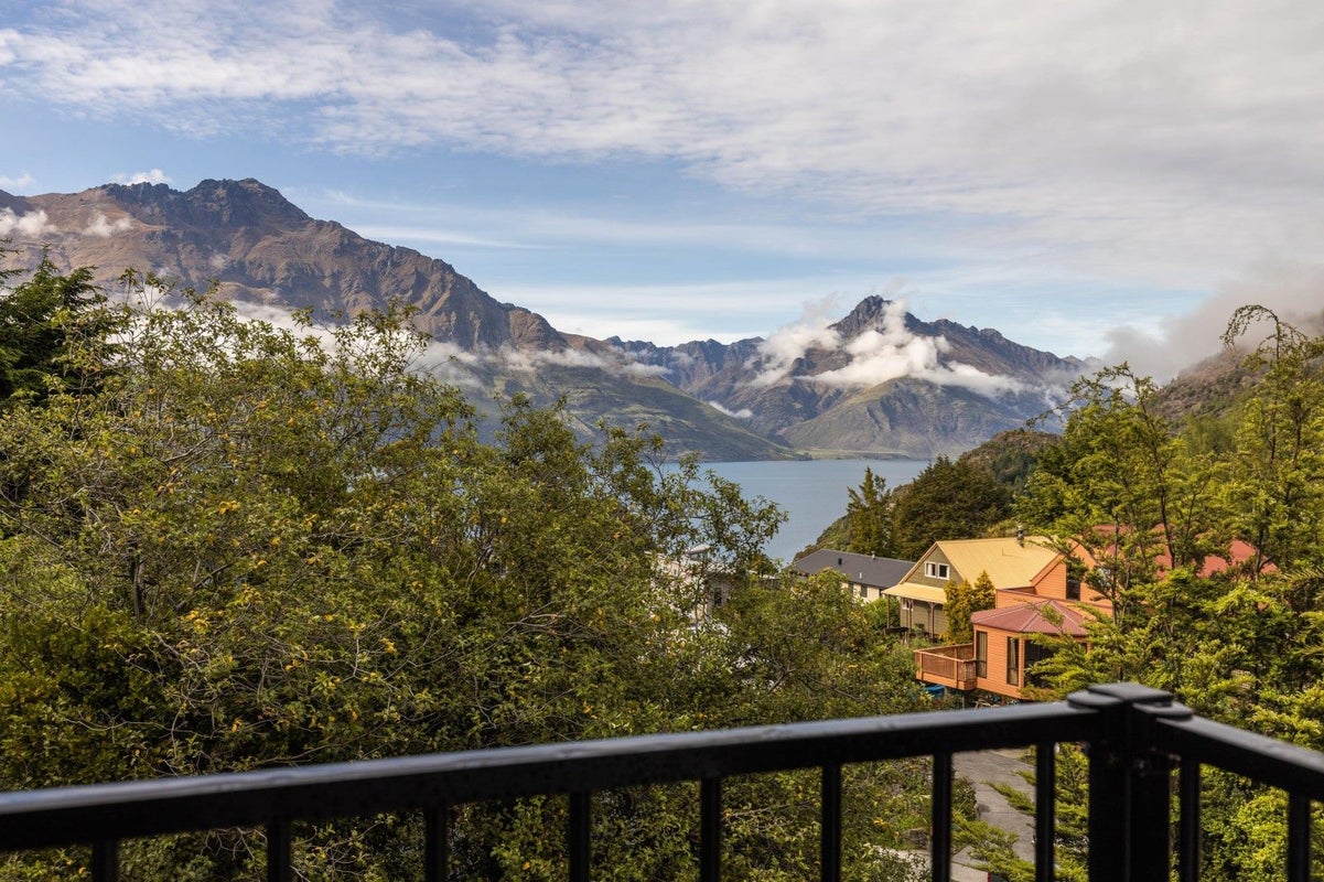 255B Fernhill Road, Sunshine Bay, Queenstown - Carousel 2