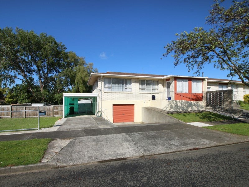 44 Terry Crescent, Milson, Palmerston North - Carousel 1