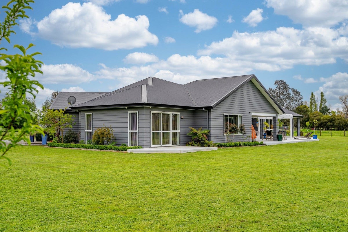 76C Willow Park Drive, Masterton - Carousel 1