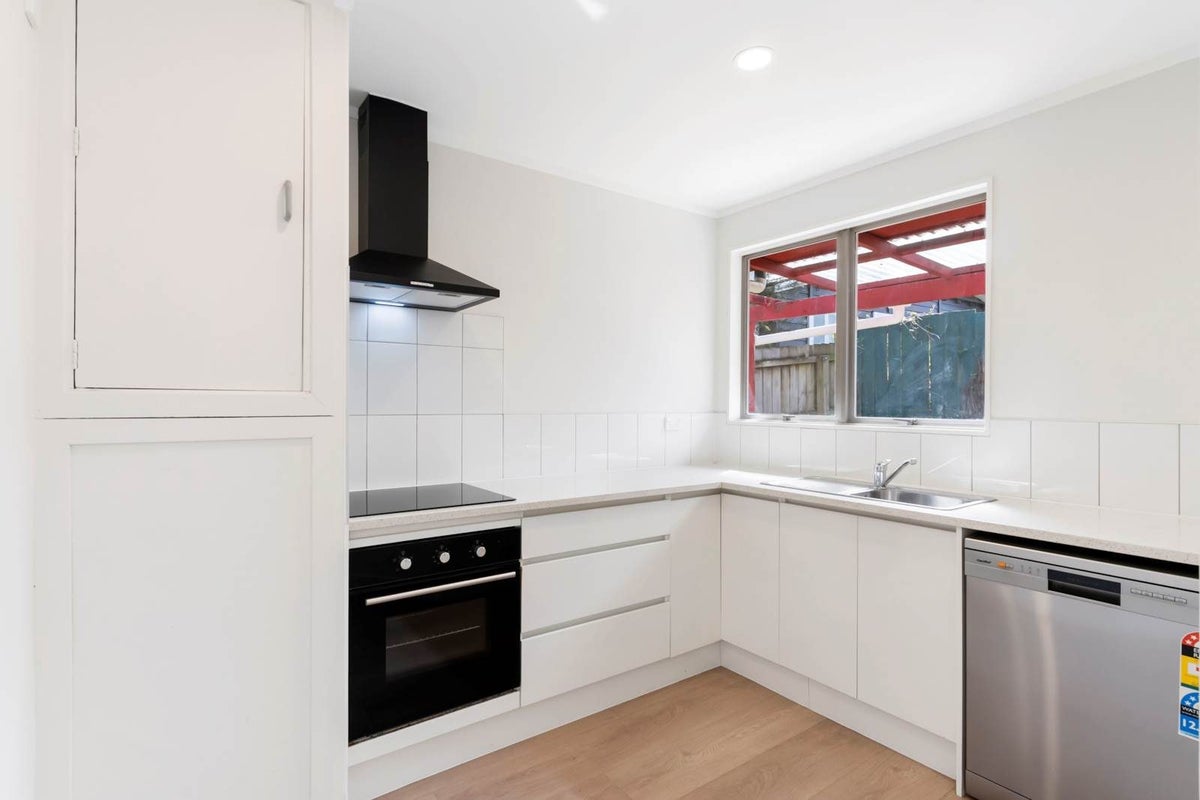 3/5 Oates Road, Glen Eden, Auckland - Carousel 2