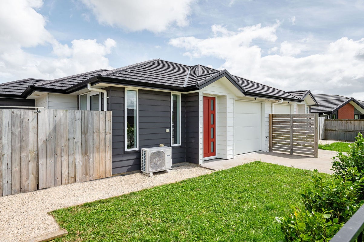 12/17 North Ridge Drive, Rototuna North, Hamilton - Carousel 1