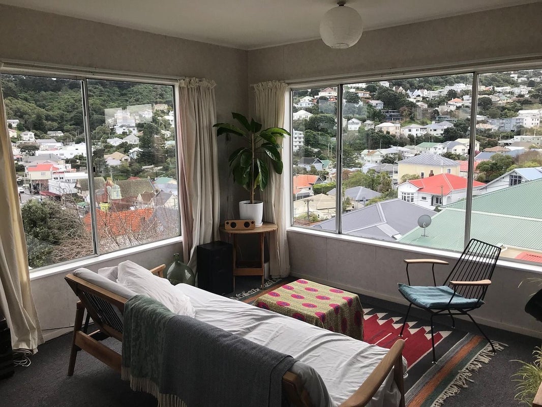 2 Overtoun Terrace, Hataitai, Wellington - Carousel 2