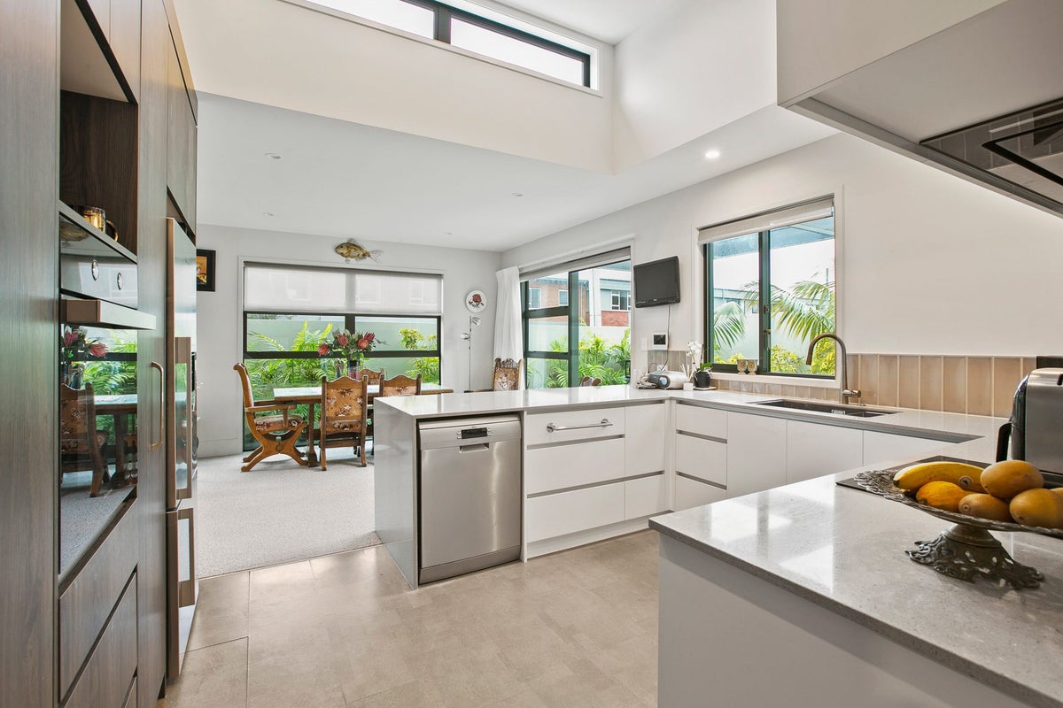 54 Buller Street, New Plymouth, New Plymouth - Carousel 2