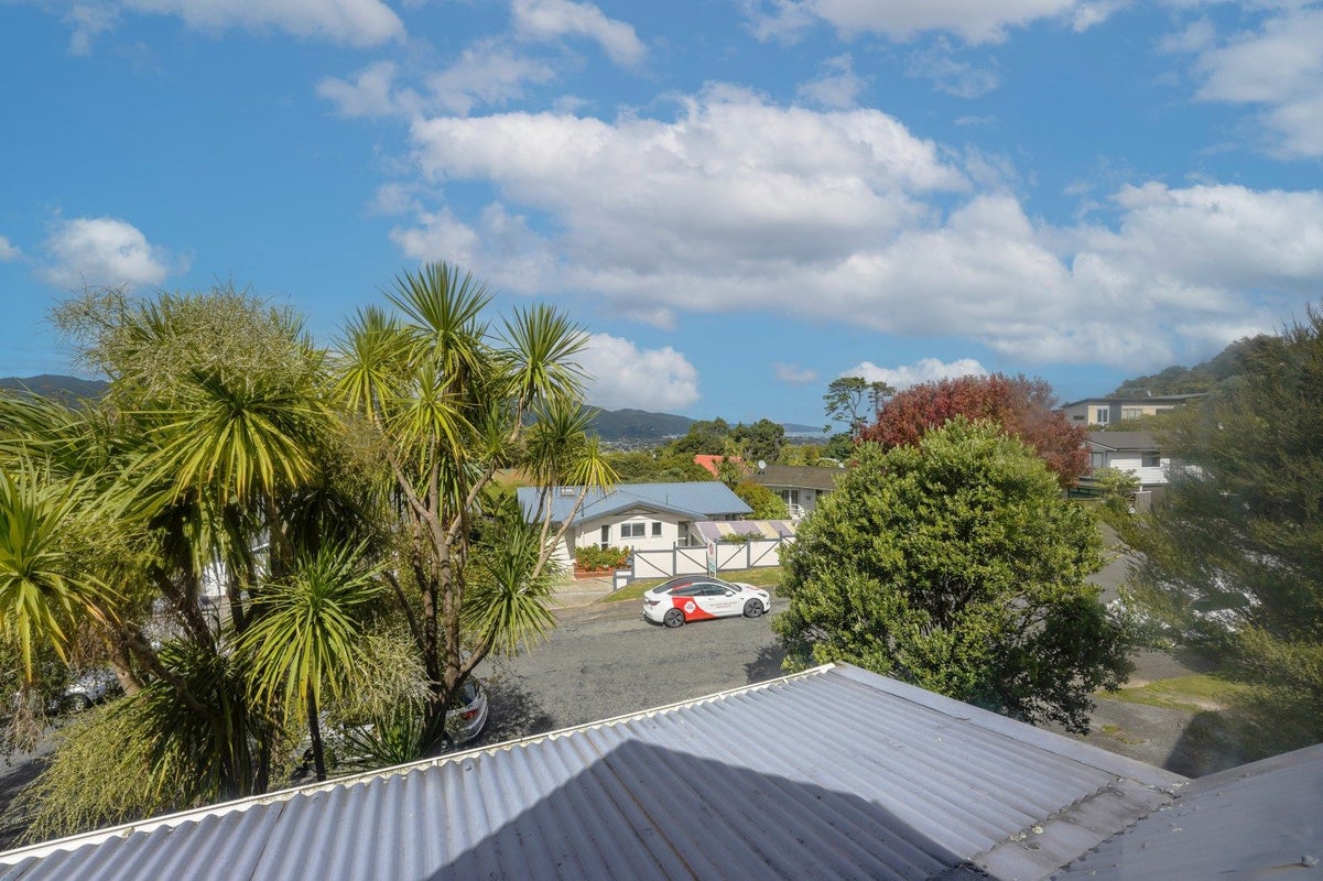 16 Gainsborough Grove, Belmont, Lower Hutt - Carousel 1