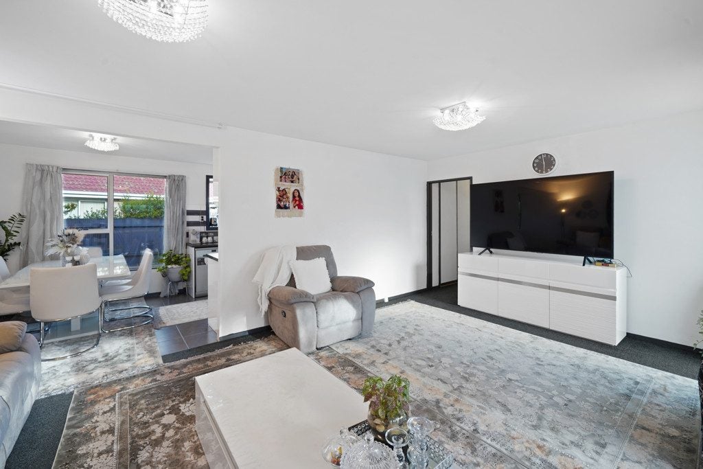 15 McKellar Place, Hornby, Christchurch - Carousel 2