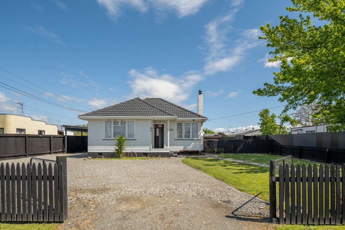 8 Burden Street, Redwoodtown, Blenheim - Carousel 1