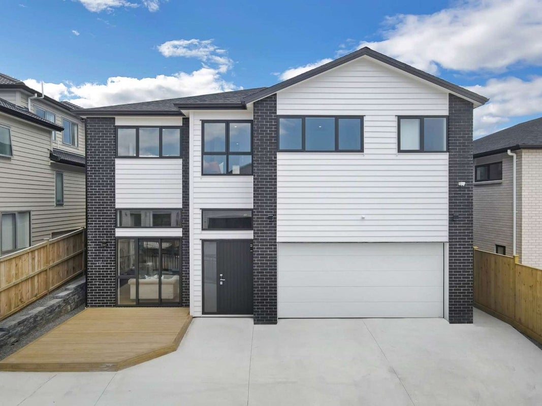 61 Koromeke Street, Flat Bush, Auckland - Carousel 1