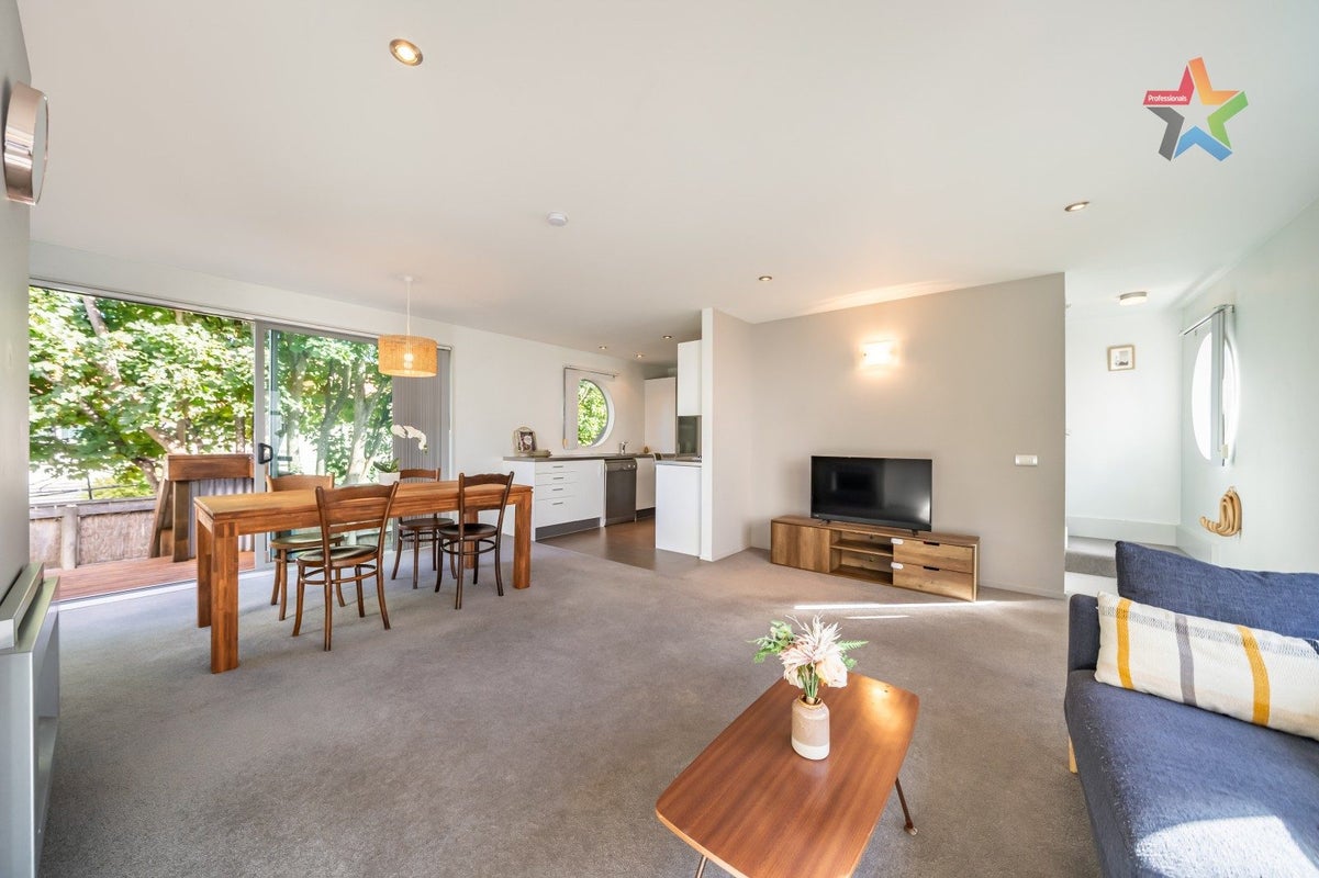 2A/10 Park Avenue, Epuni, Lower Hutt - Carousel 2
