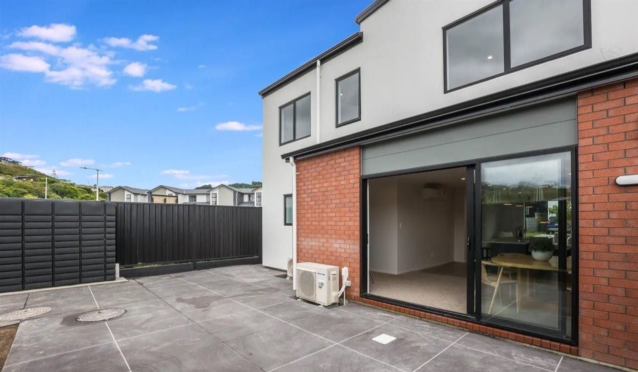8 Breakwater Way, Whitby, Porirua - Carousel 2