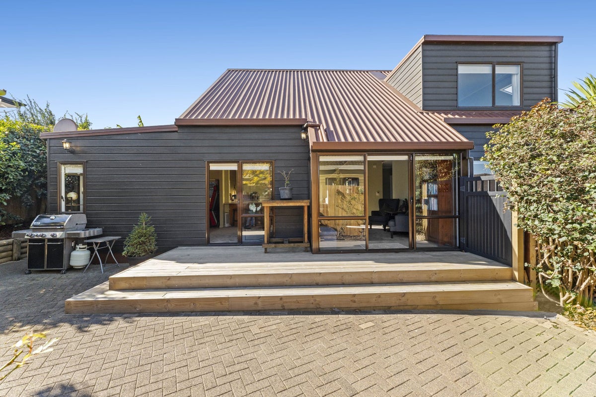 16B Wilisa Rise, Goodwood Heights, Auckland - Carousel 1