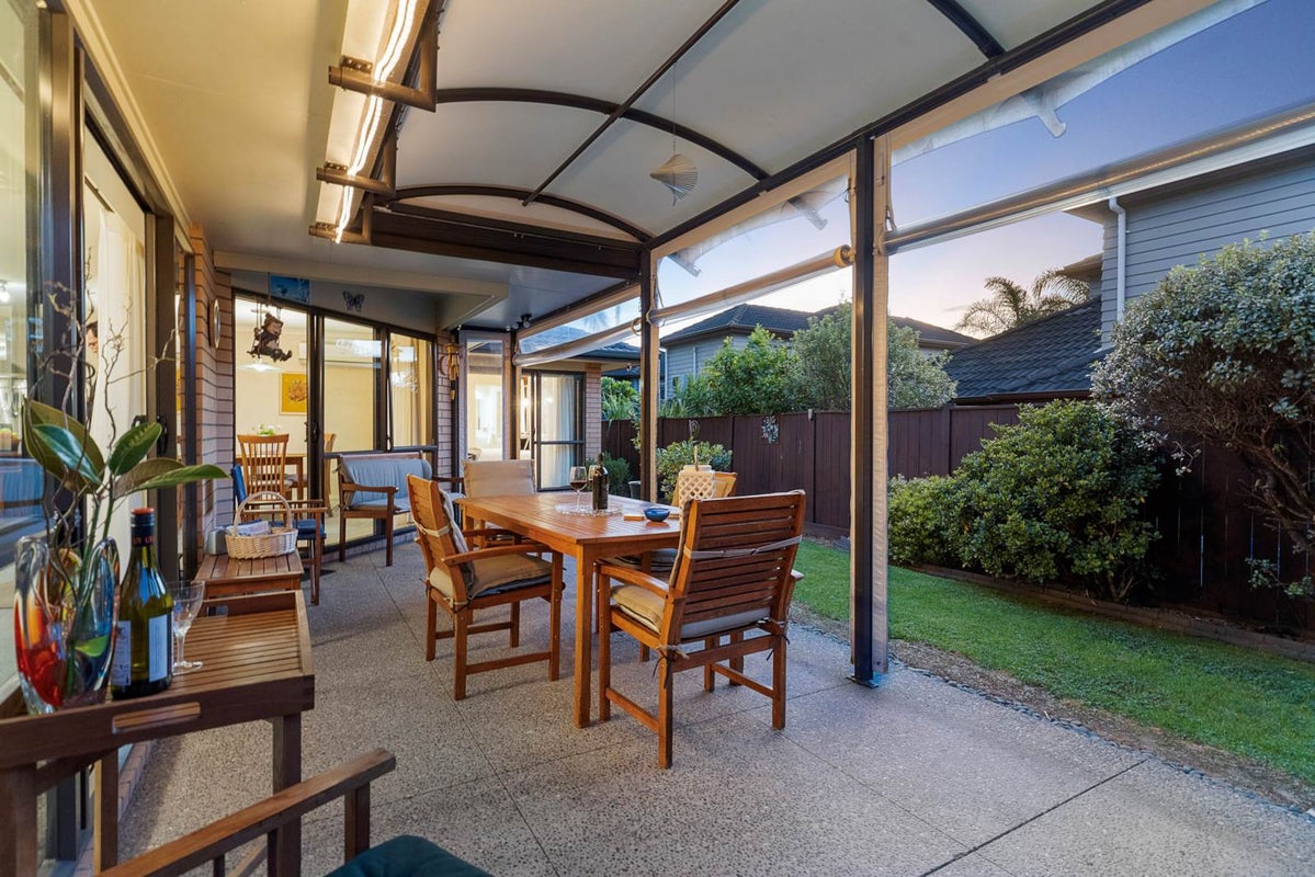 13 Dalcross Drive, Flat Bush, Auckland - Carousel 40