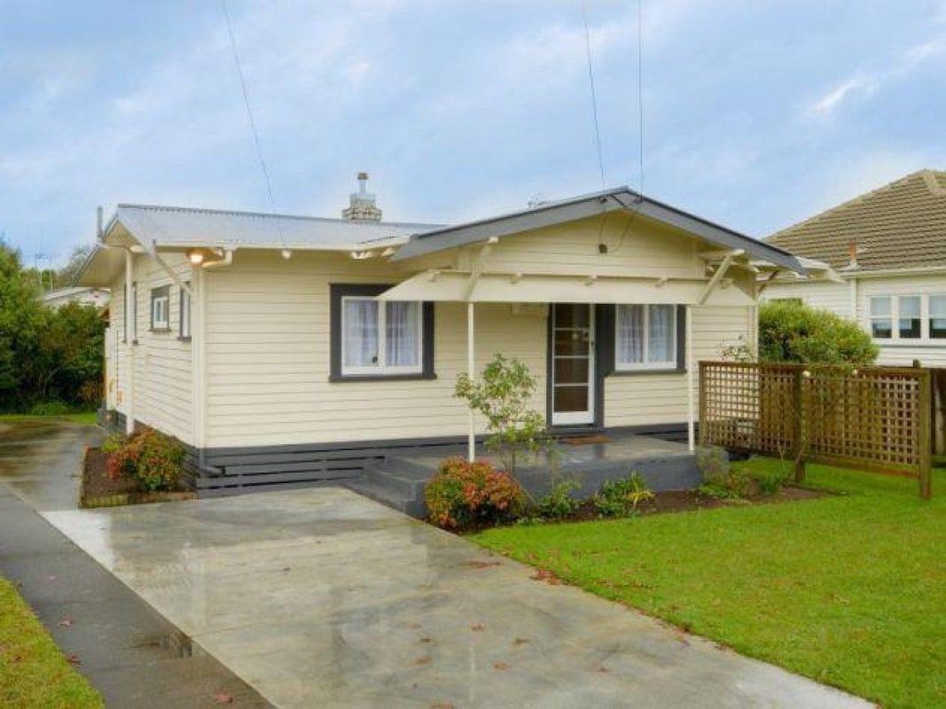 35 Claude Street, Fairfield, Hamilton - Carousel 1