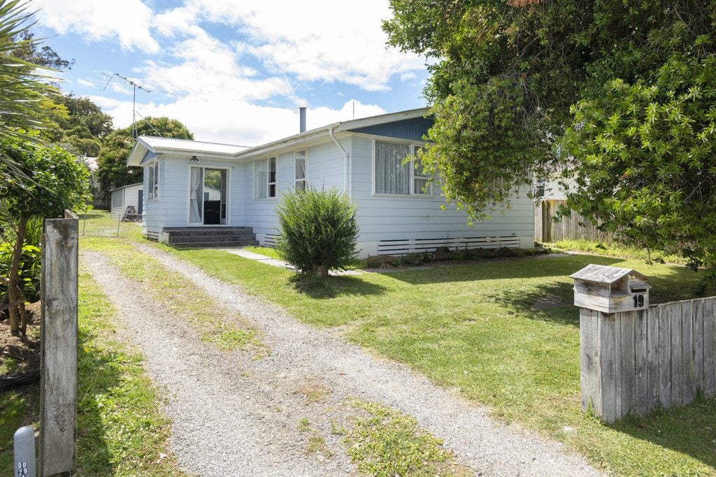 19 Halley Street, Outer Kaiti, Gisborne - Carousel 1