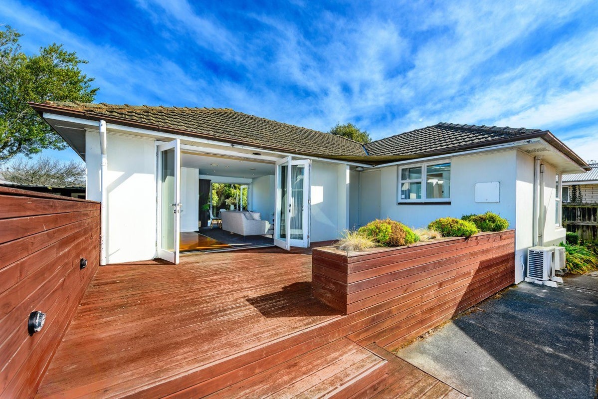 11 Saint Ives Street, Harewood, Christchurch - Carousel 1