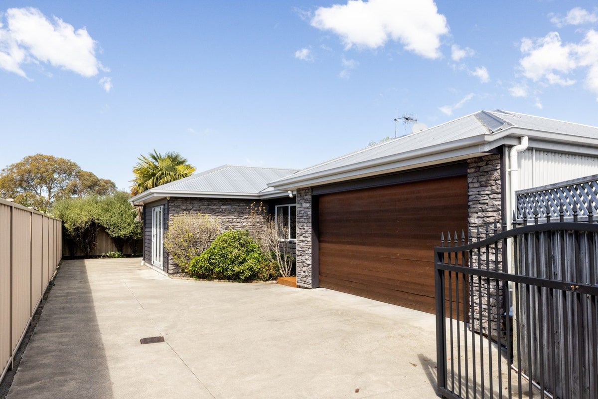 101A Taradale Road, Onekawa, Napier - Carousel 1