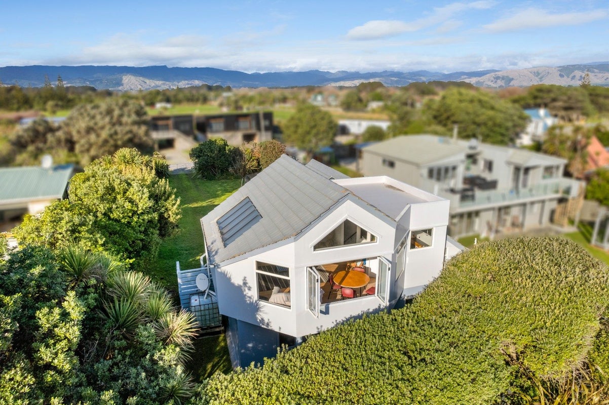47 Kapiti Lane, Otaki Beach, Otaki - Carousel 1