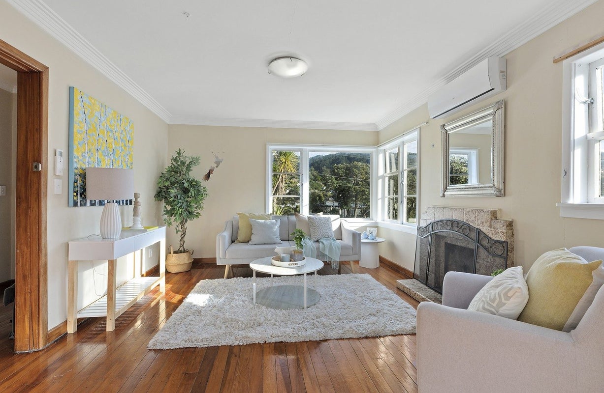34 Duncan Street, Tawa, Wellington - Carousel 2