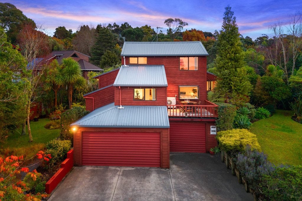 28 Laingfield Terrace, Laingholm, Auckland - Carousel 1