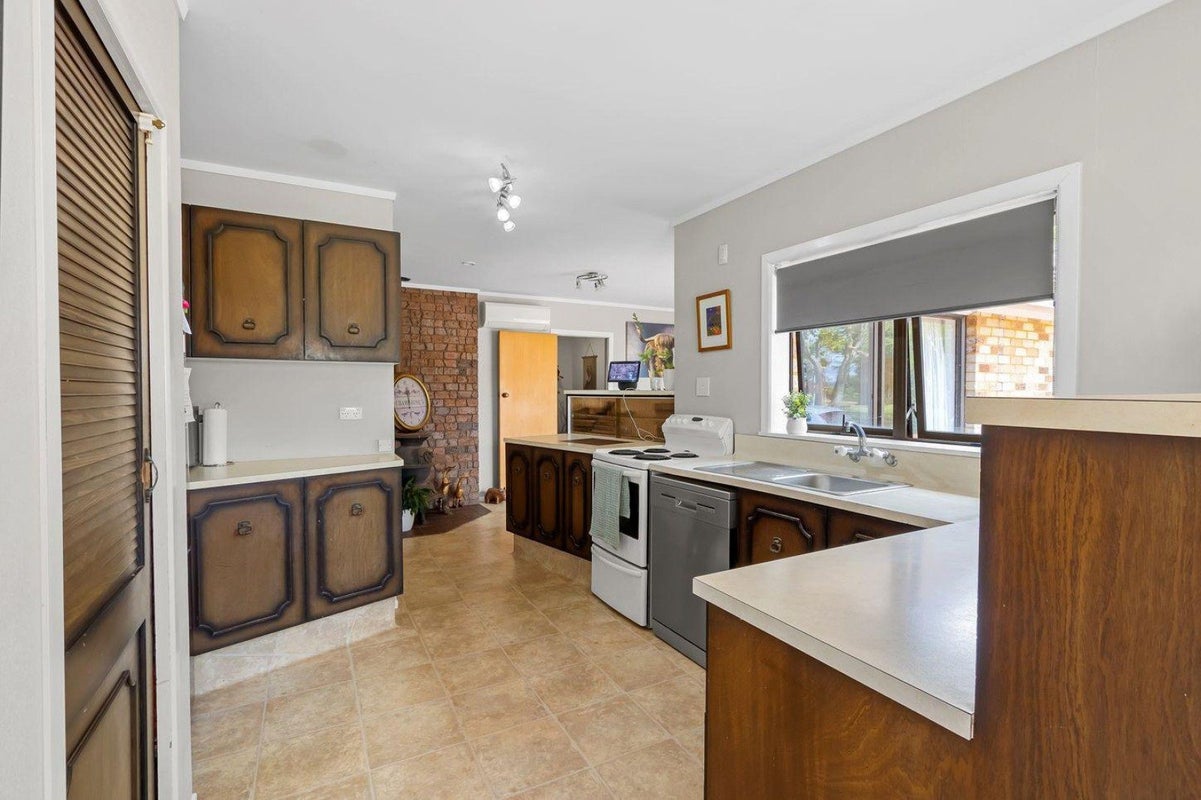 12 Cox Road, Rotoorangi, Cambridge - Carousel 2