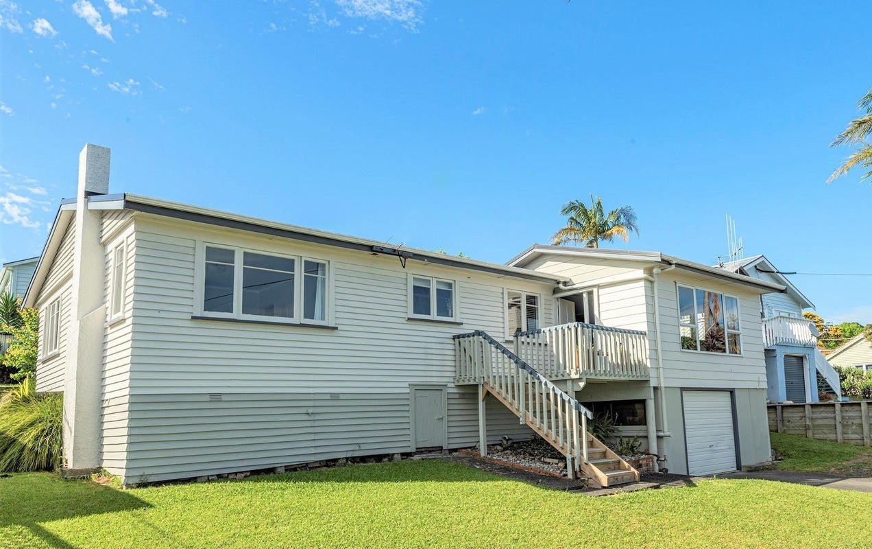 8 Jellicoe Street, Morningside, Whangarei - Carousel 1