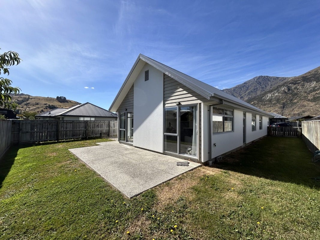 6A Judge and Jury Drive, Lake Hayes, Queenstown - Carousel 2