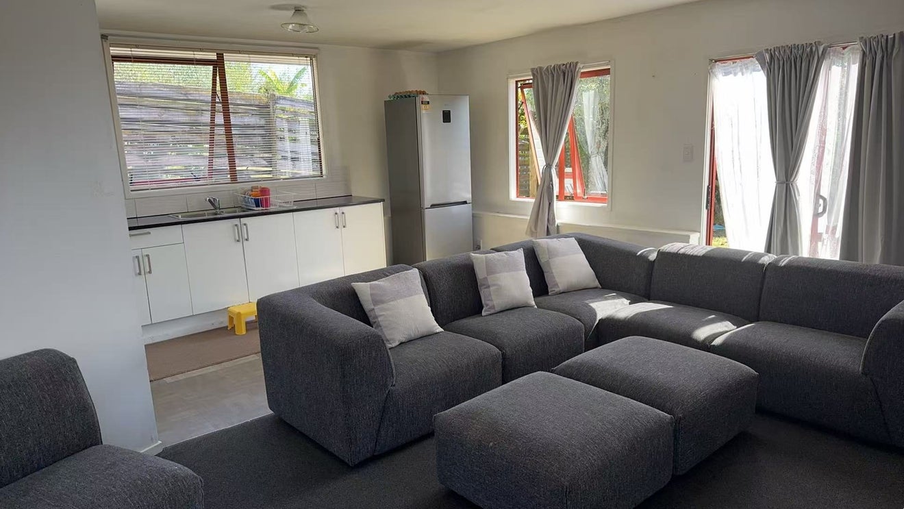 61 Juniper Road, Sunnynook, Auckland - Carousel 2