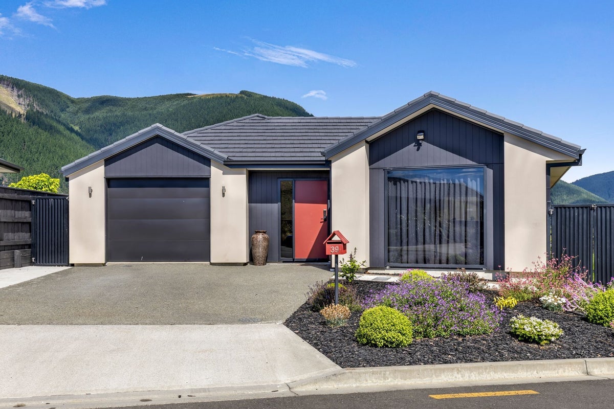 39 Huntaway Close, Stoke, Nelson - Carousel 2