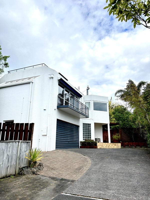 2/16 ORCHARD RD, Waiake, North Shore City - Carousel 1