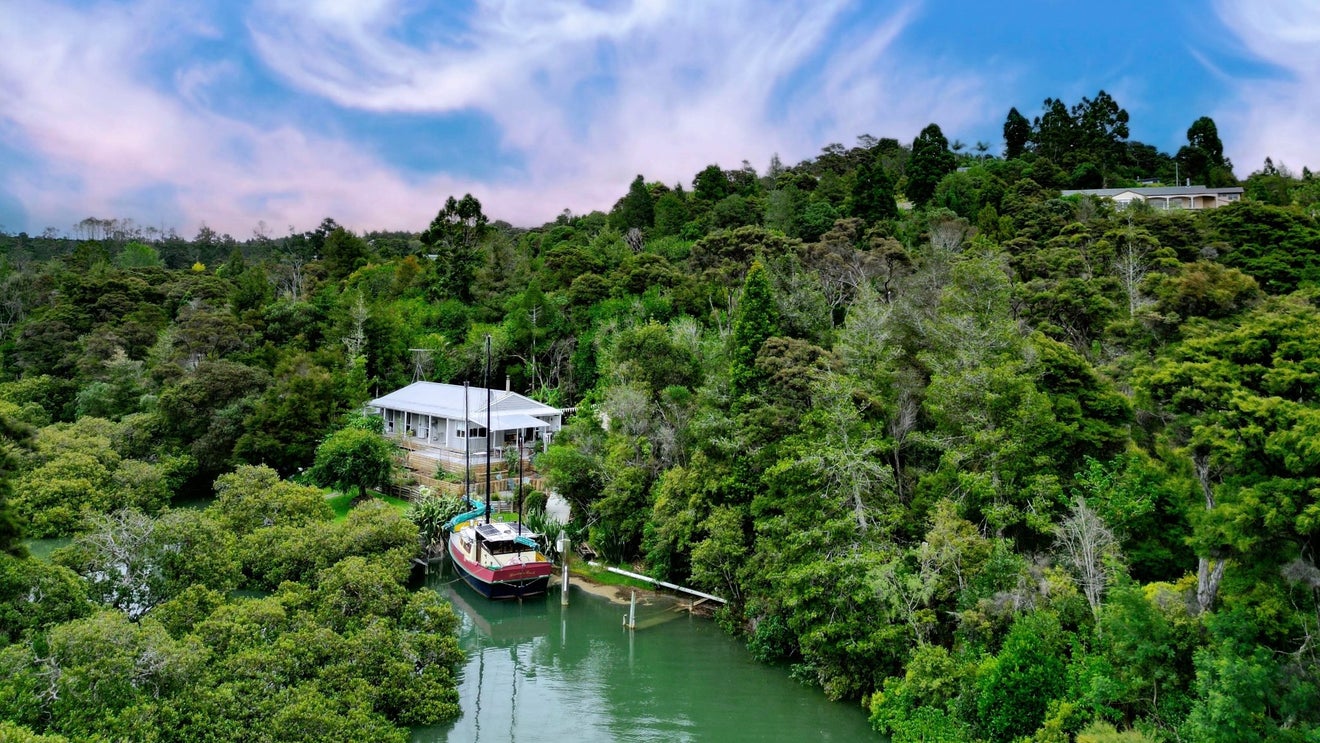 12 Beach Street, Sandspit, Warkworth - Carousel 1