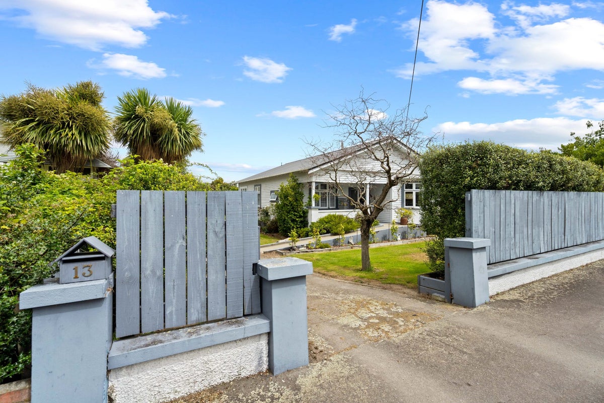 13 Coradine Street, Masterton - Carousel 21