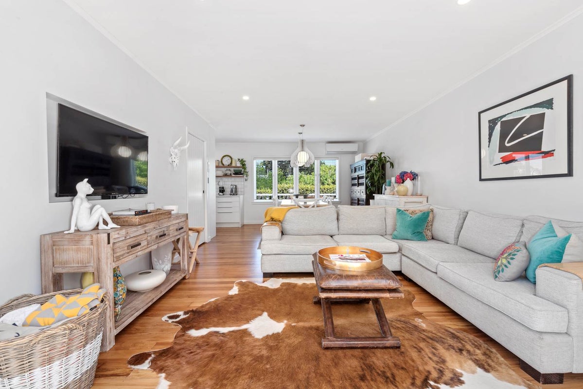 2/18A Ascot Avenue, Narrow Neck, Auckland - Carousel 1