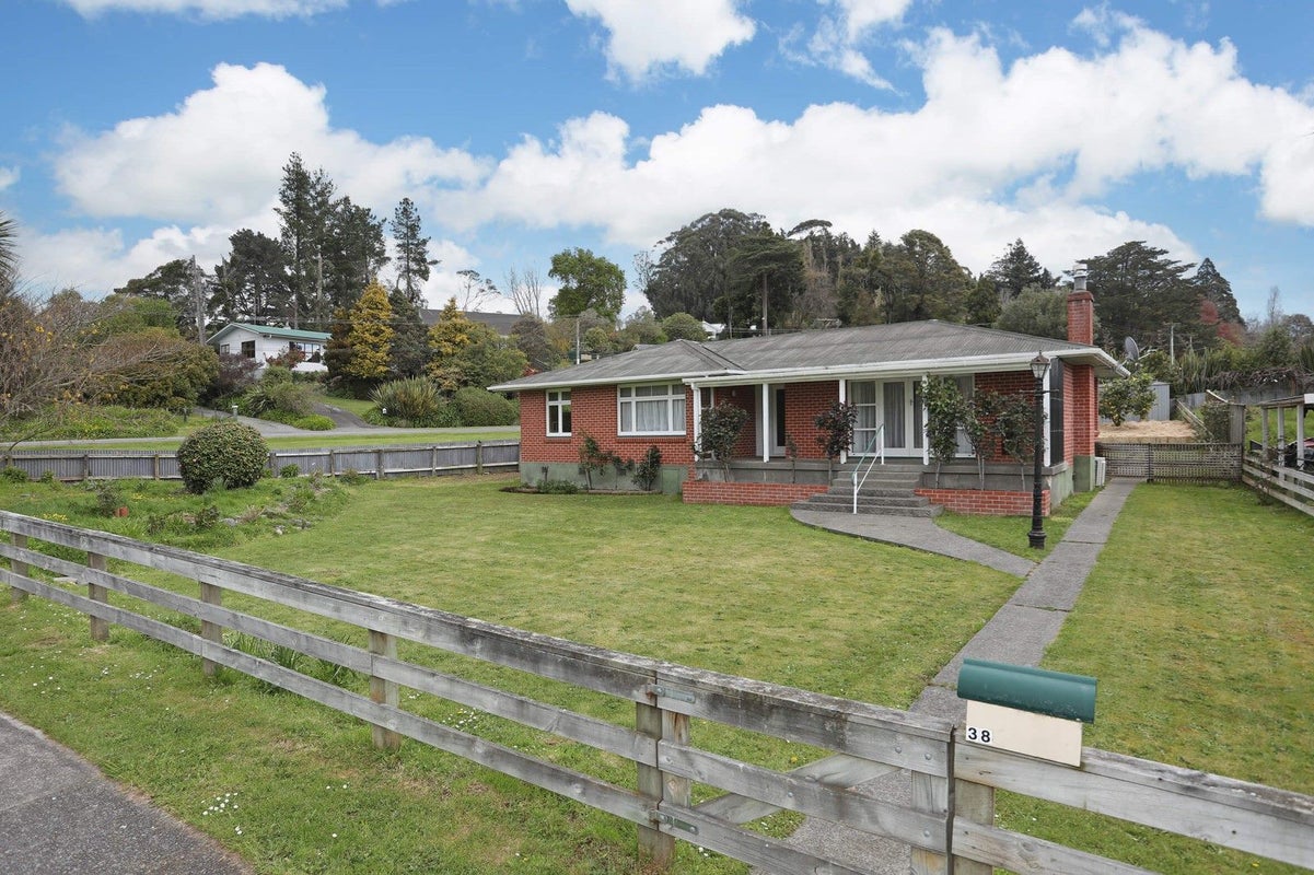 38 Milne Street, Hunterville, Hunterville - Carousel 16