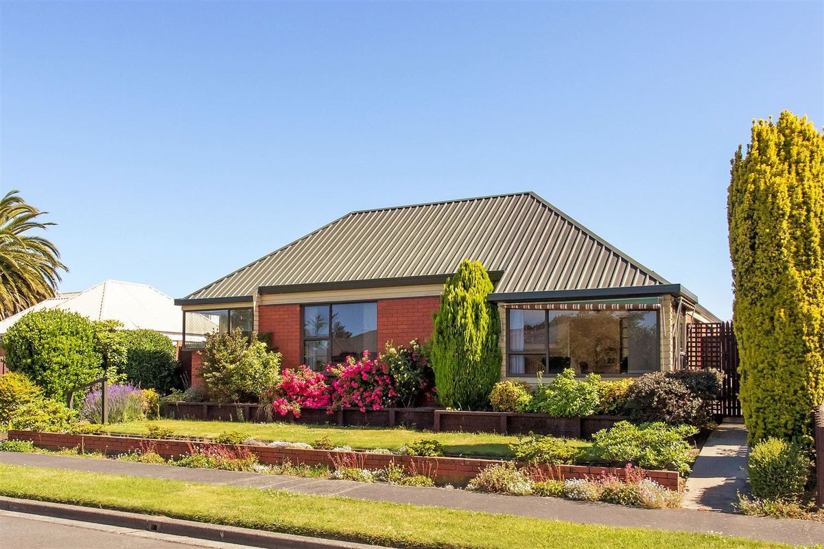 1/6 Gatonby Place, Avonhead, Christchurch - Carousel 1