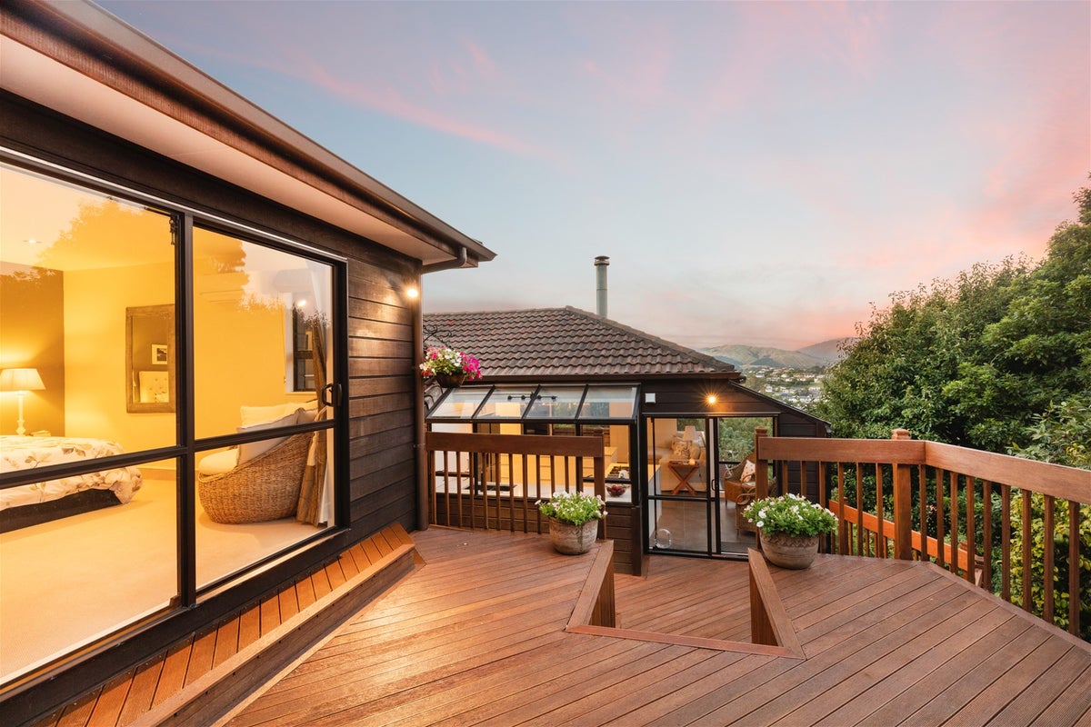 3 Furneaux Grove, Whitby, Porirua - Carousel 3