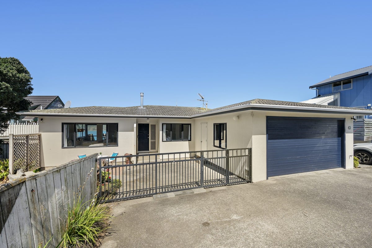 43 Bowes Crescent, Strathmore Park, Wellington - Carousel 2
