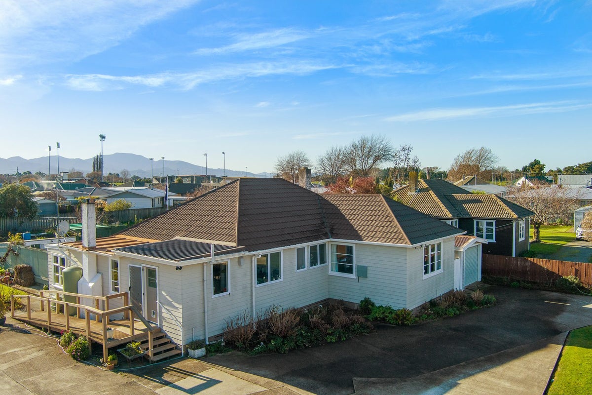 15 Churchill Street, Mayfield, Blenheim - Carousel 1