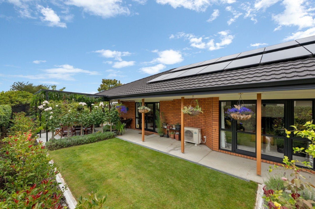 2 Clearwater Place, Mayfield, Blenheim - Carousel 1