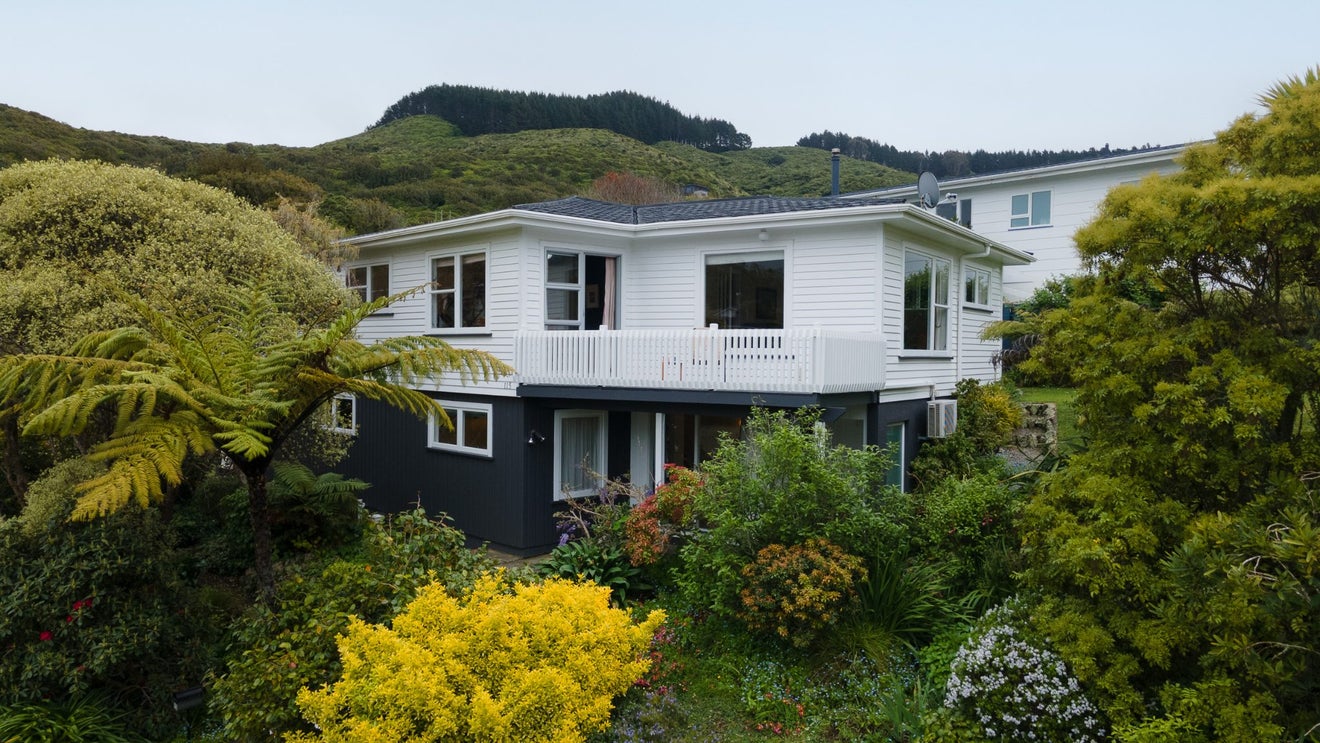 115 Oriel Avenue, Tawa, Wellington - Carousel 2